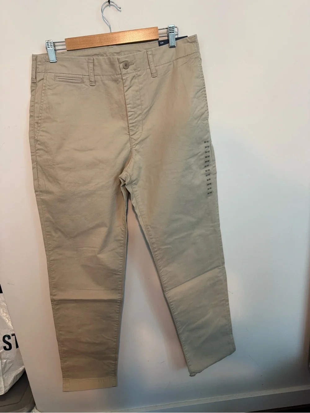 American Eagle Slim Straight Lived-In Khakis 32/32